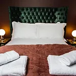 Apartment Nydsley Hall By Luxury Travel Emproium - 4 Luxury - 2 With Hot Tubs