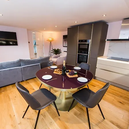 Nydsley Hall By Luxury Travel Emproium - 4 Luxury Apartments - 2 With Hot Tubs Апартаменты *