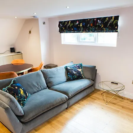 Nydsley Hall By Luxury Travel Emproium - 4 Luxury Apartments - 2 With Hot Tubs *