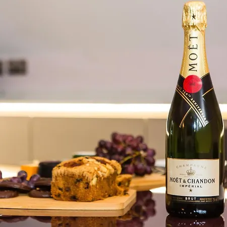 Apartamento Nydsley Hall By Luxury Travel Emproium - 4 Luxury - 2 With Hot Tubs *